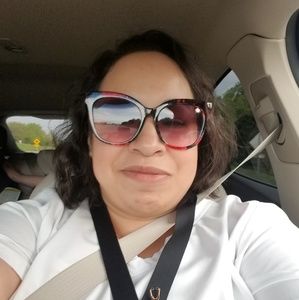 Meet your Posher, Cassandra